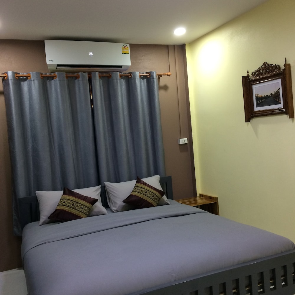 Deluxe Double Room, 1 King Bed photo 2