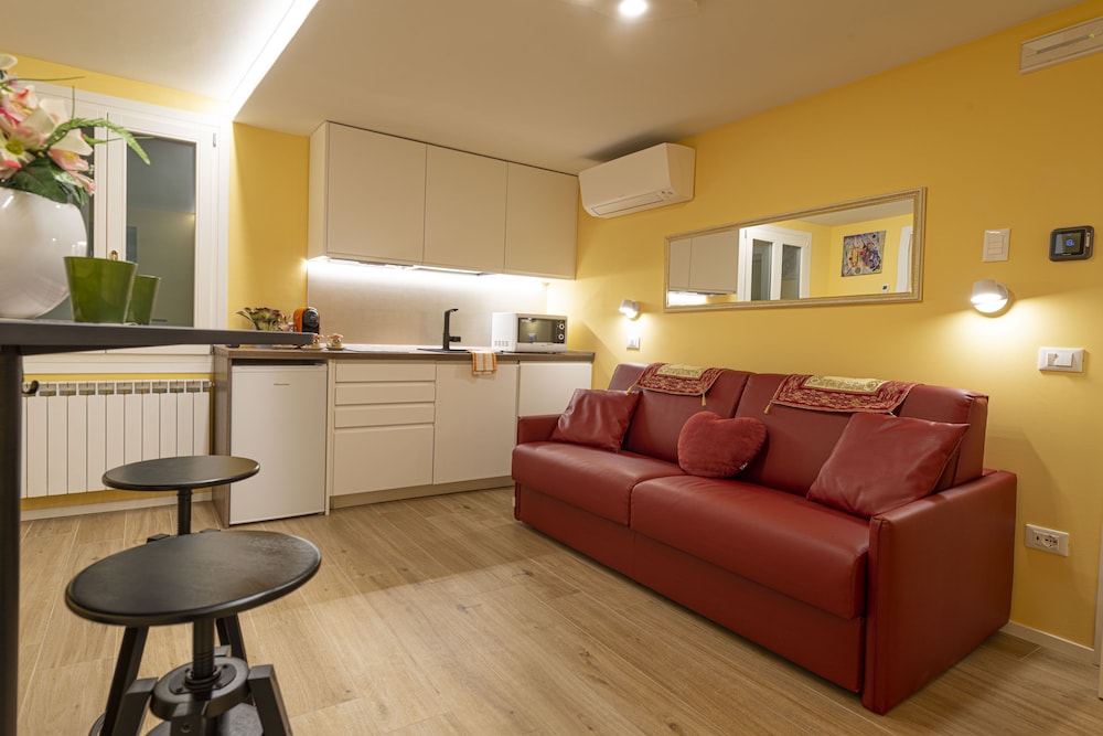 NINA VENICE SWEET HOME photo 1