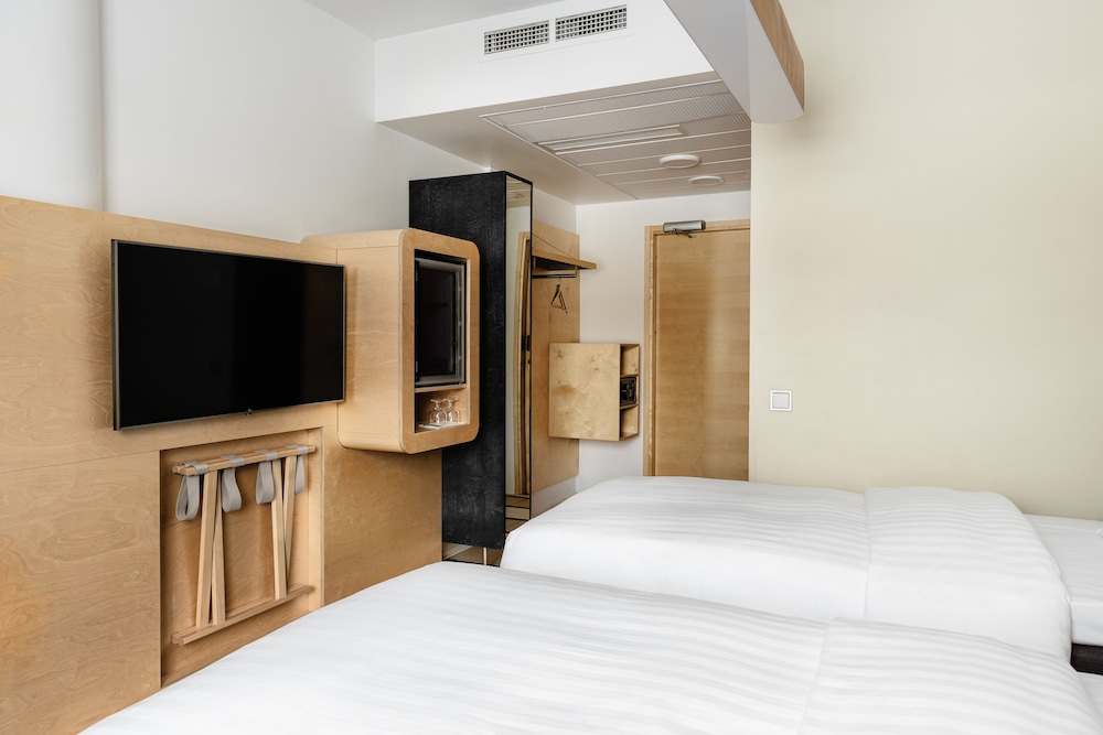 Standard Twin Room (extra bed possibility) - Photo 6