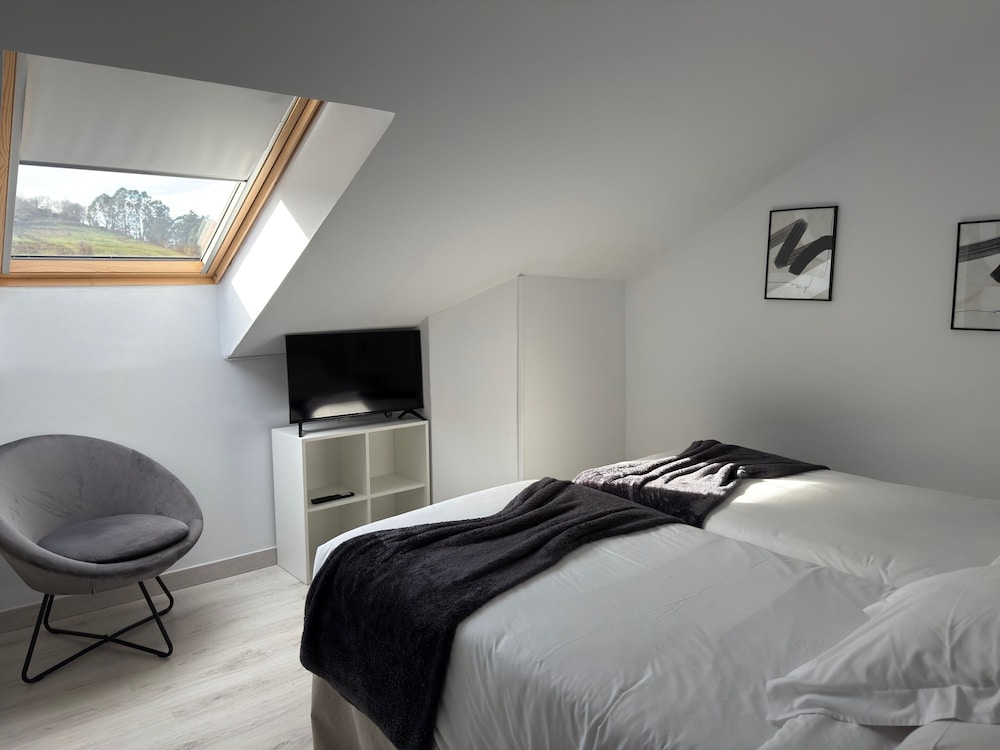 Classic Double Room, Private Bathroom (ático)