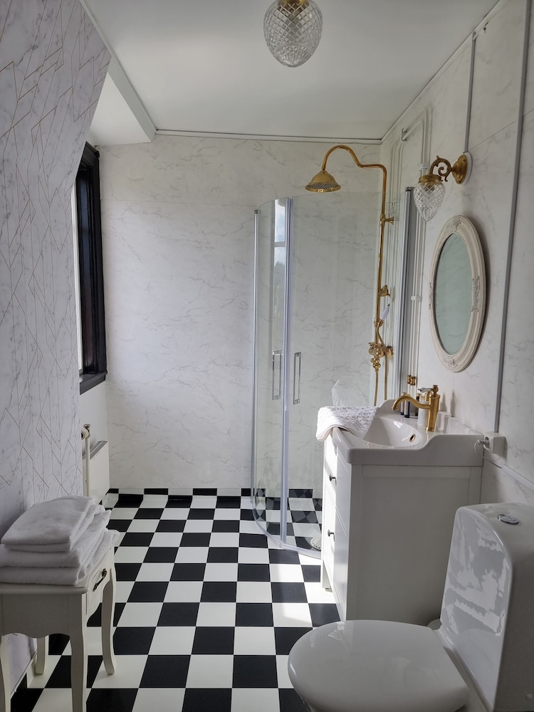 Deluxe Double Room, 1 King Bed (Main Building) photo 3