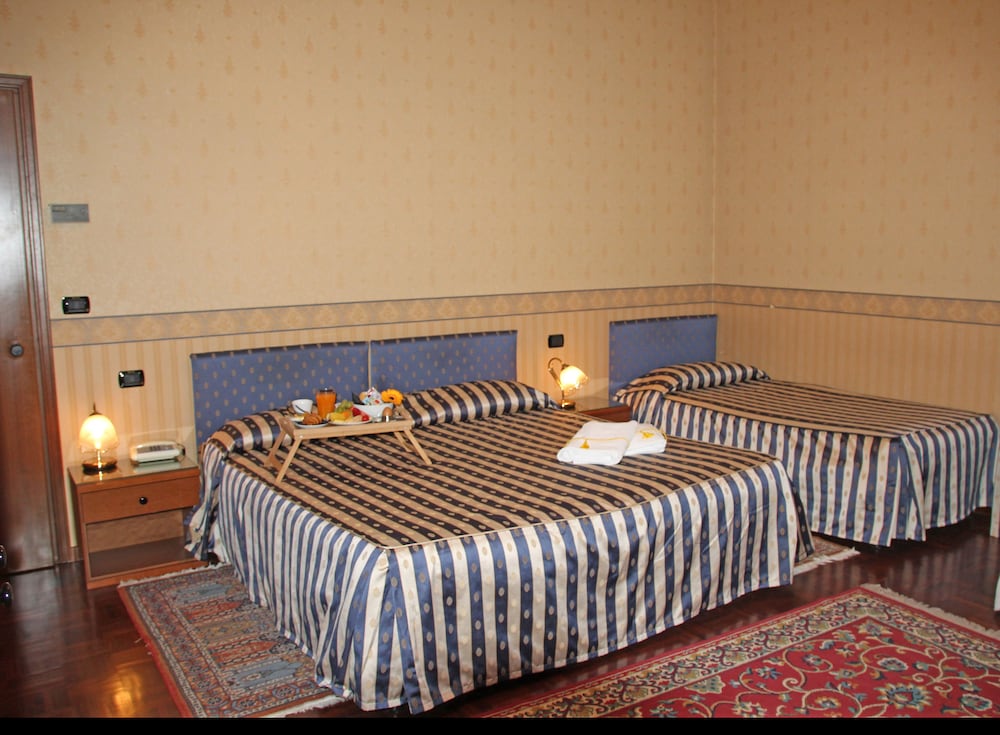 Standard Triple Room - Photo 1