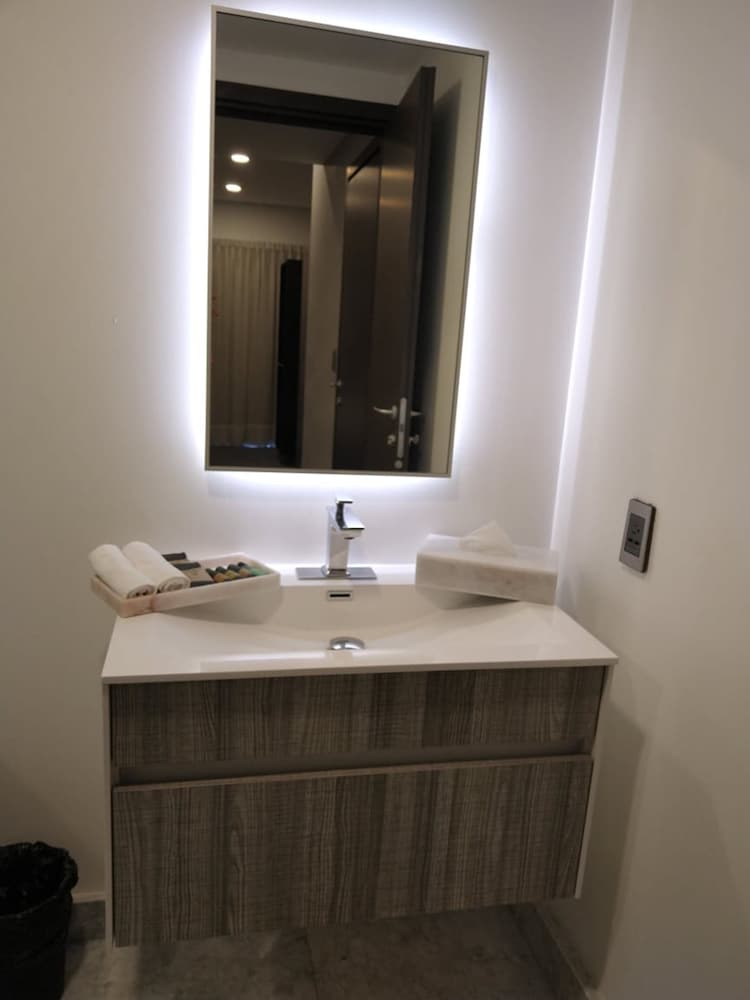 Executive Suite photo 2