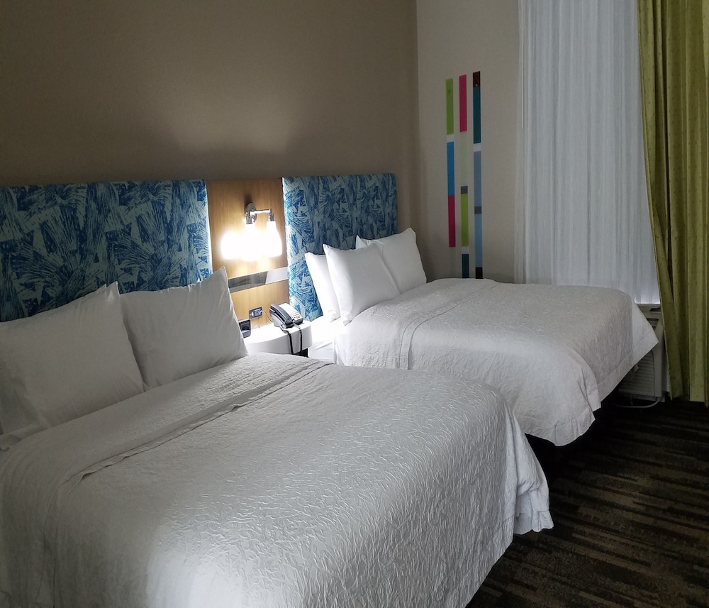 Suite, 2 Double Beds, Non Smoking - Photo 3