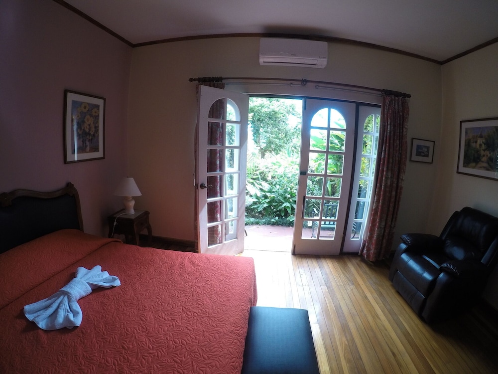 Executive Suite, Multiple Beds, Garden View photo 1
