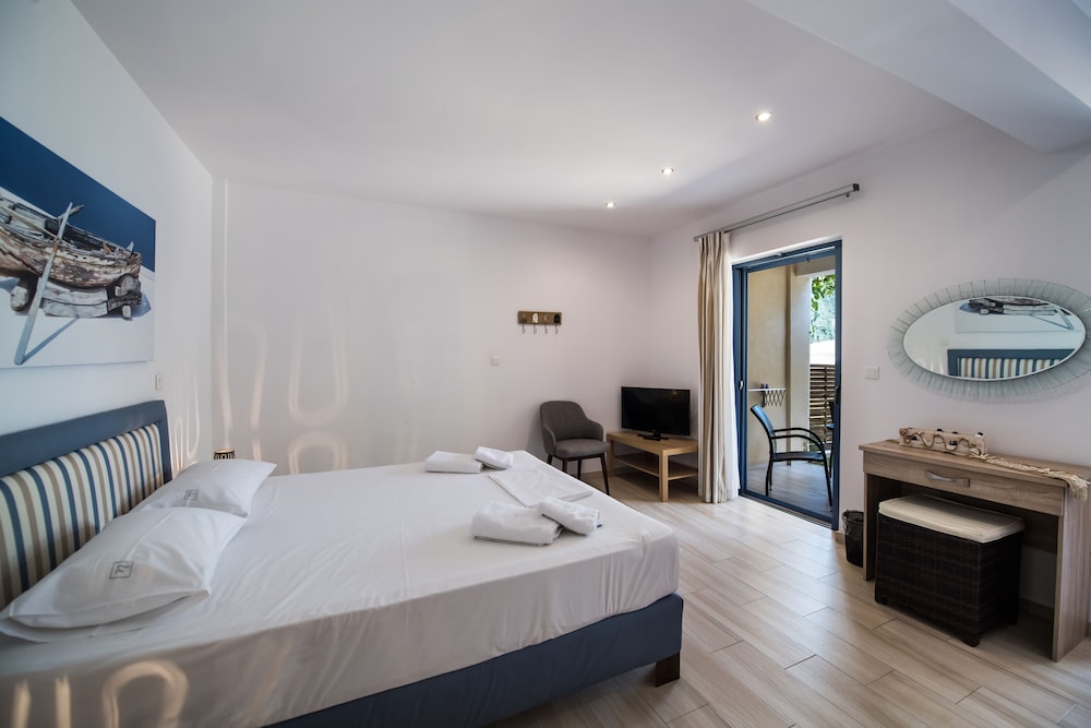 Room, Accessible photo 2
