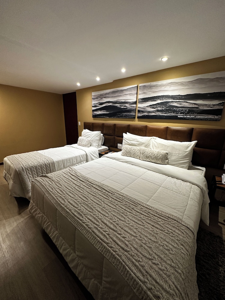 Family Room 6