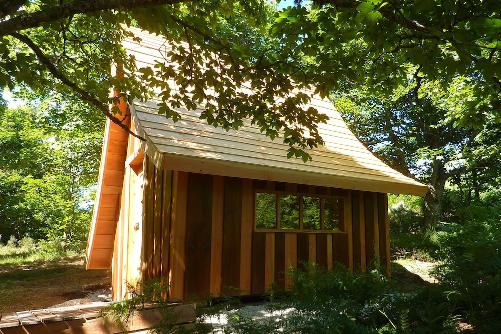 Romantic Cabin, 1 Double Bed, Mountain View, bed linens not included photo 3