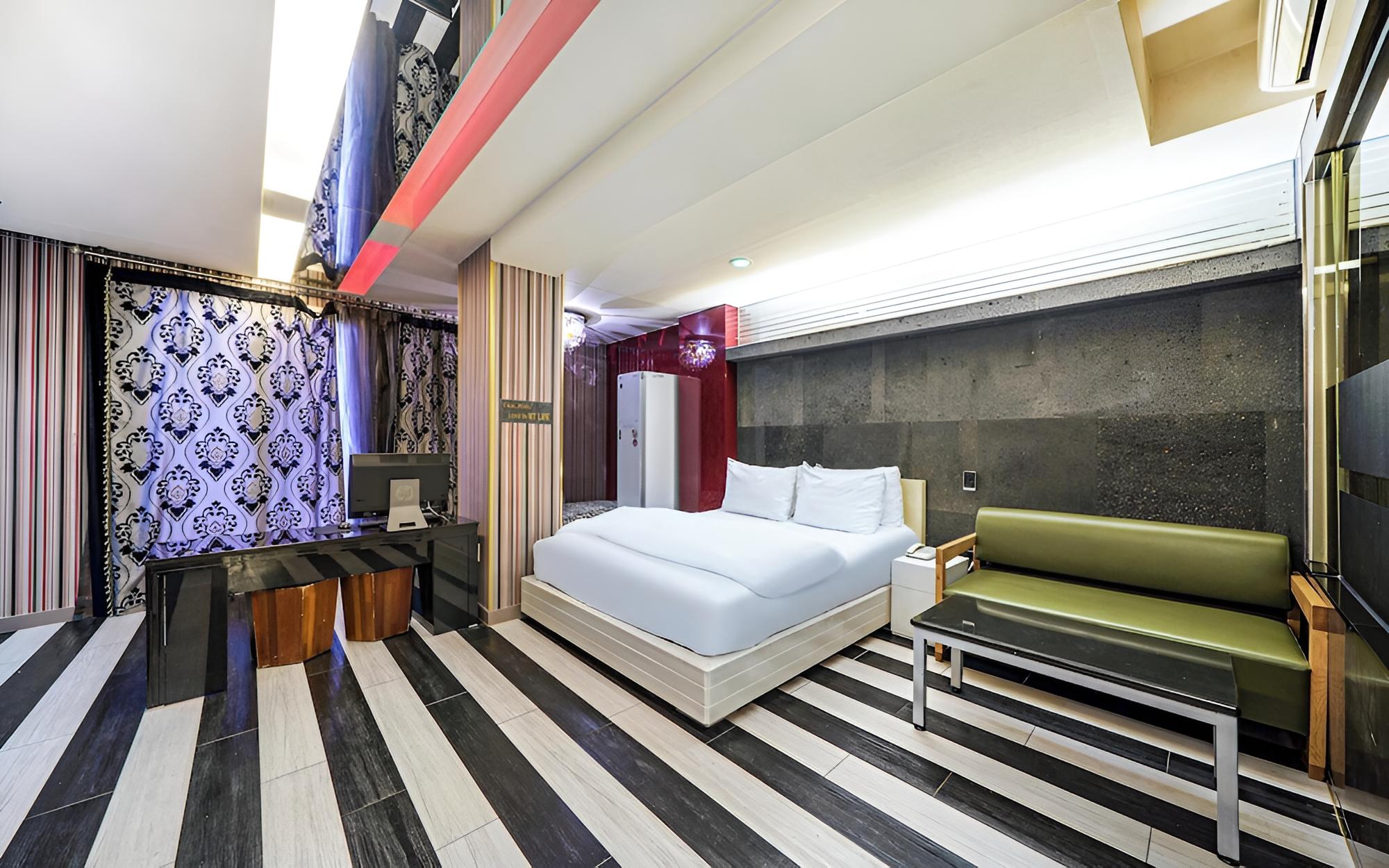 Room (Royal Suite (open-air bath karaoke sy) photo 1
