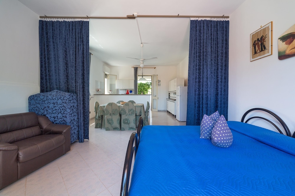 Economy Apartment, 1 Bedroom (Mono Angela)