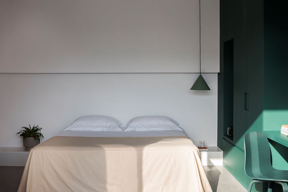 Deluxe Suite with Private Heated Plunge Pool & Street View - Annex Building