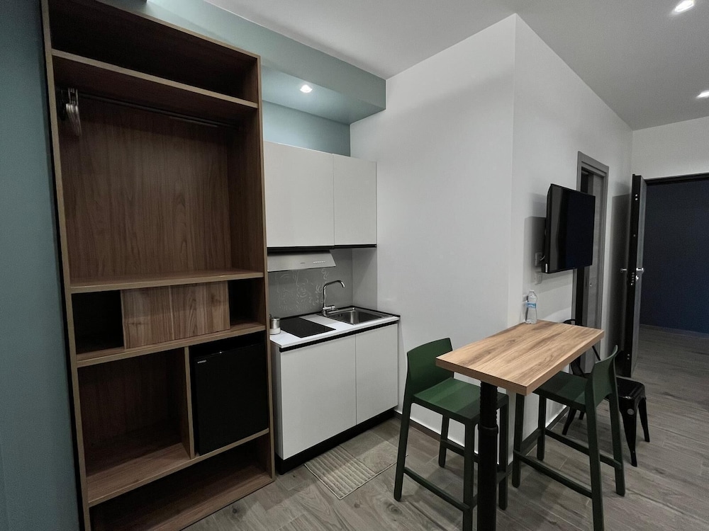 Basic Room, City View