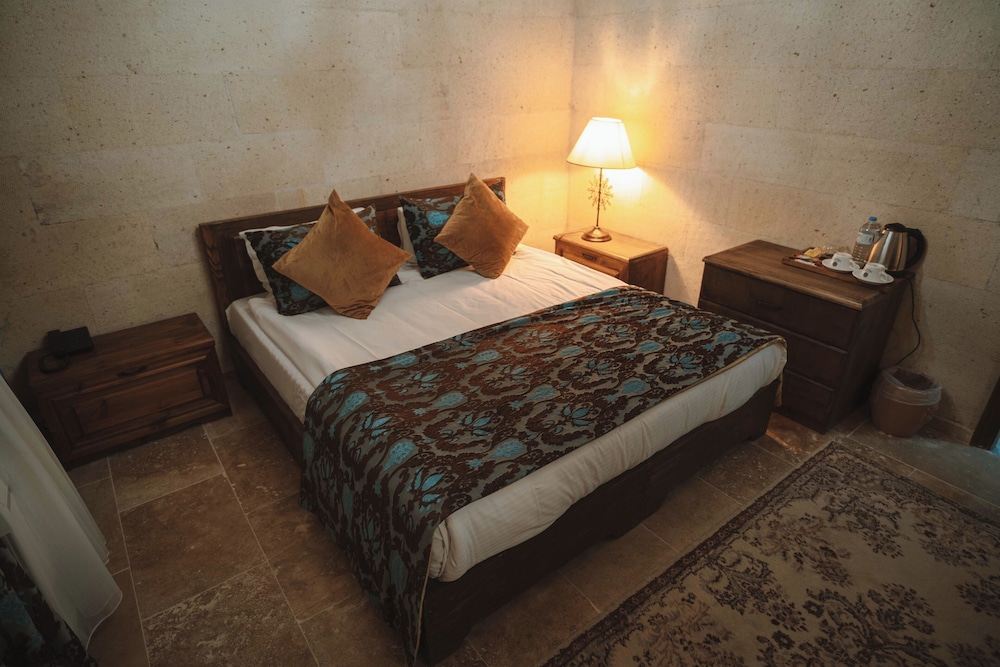 Standard Cave or Stone Room - Photo 10