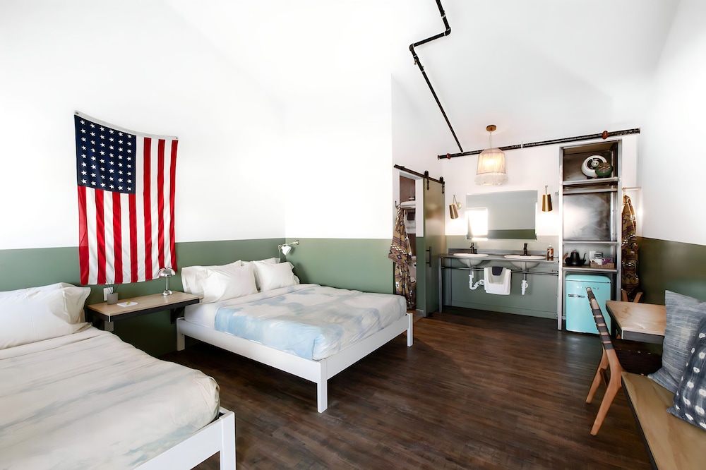 Classic Quadruple Room