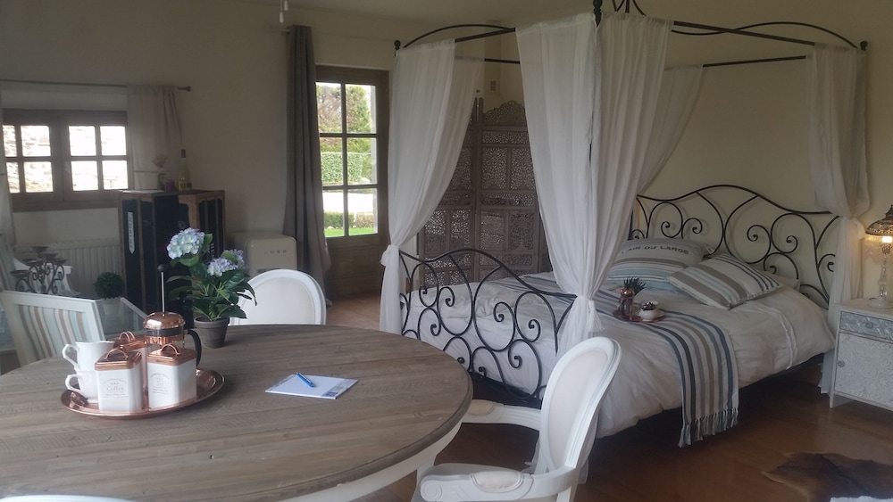 Deluxe Suite, 1 Double Bed, Kitchenette, River View photo 1
