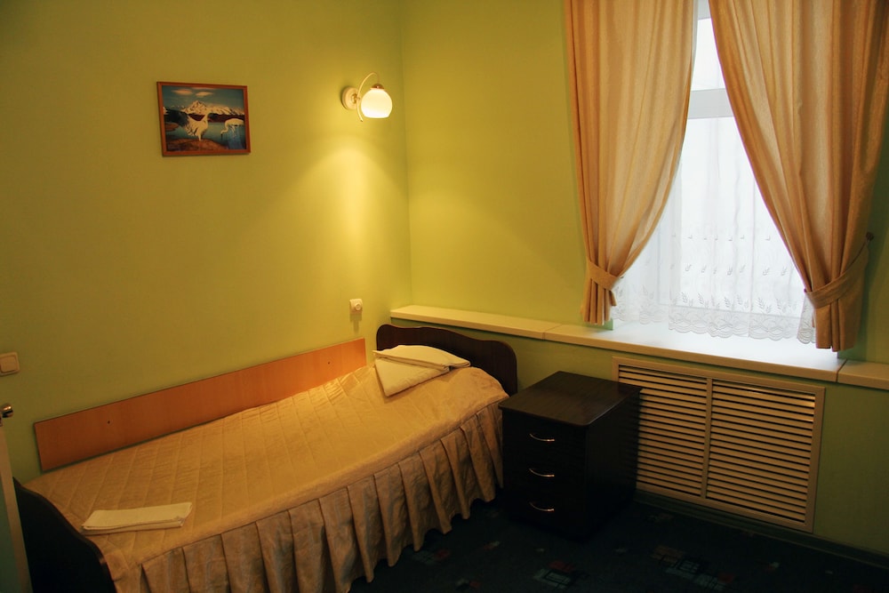 Economy Single Room, Shared Bathroom photo 1