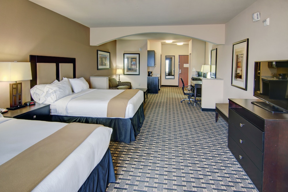 Suite, Multiple Beds - Photo 2