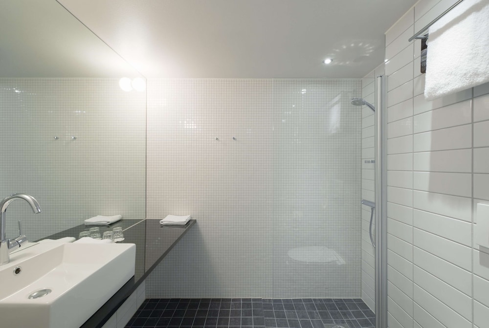 Twin Room - Photo 6