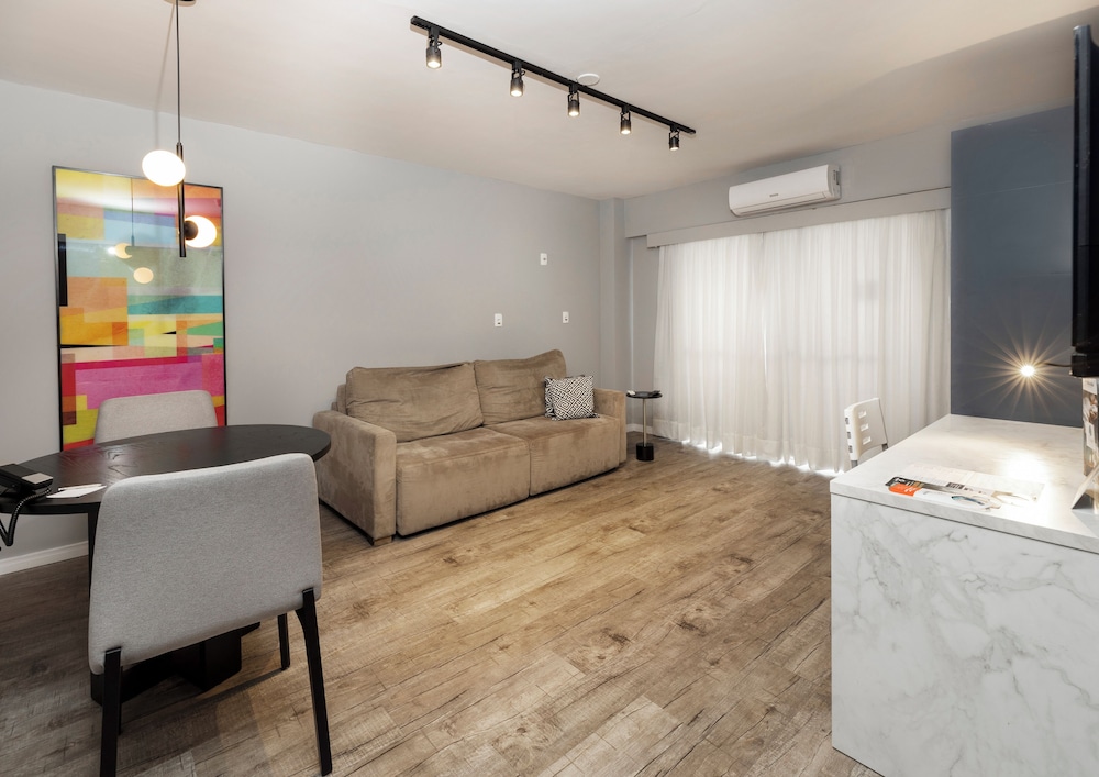 Family Room, 2 Bedrooms