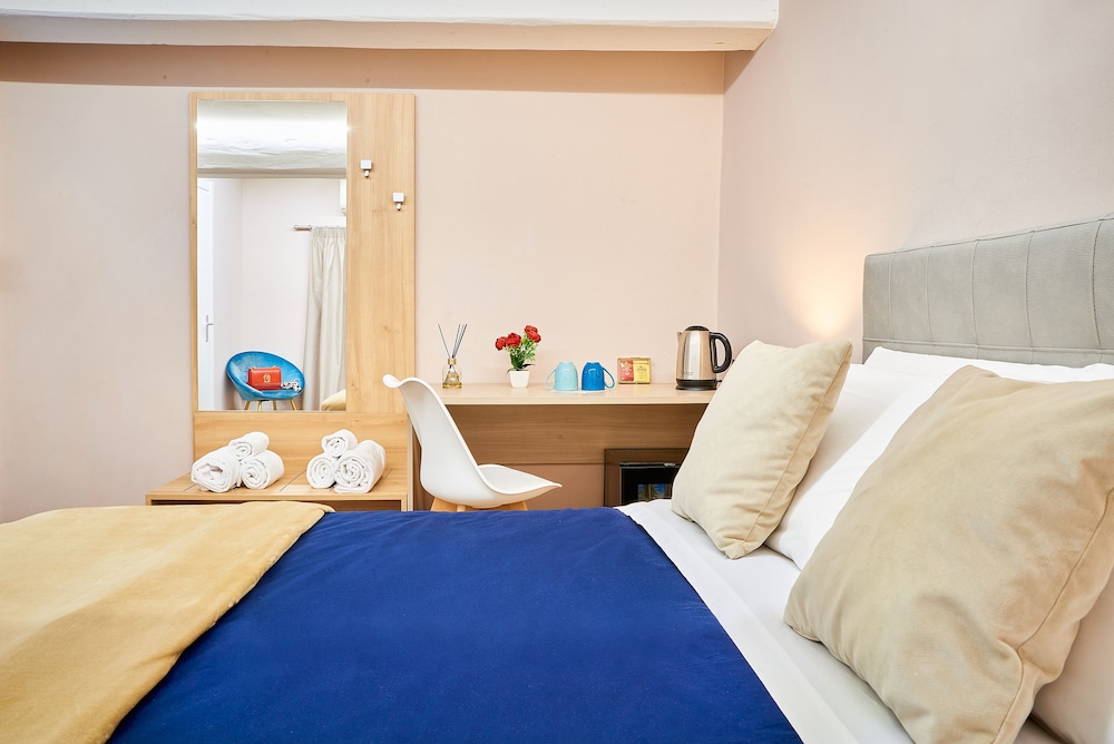 Economy Double Room photo 3