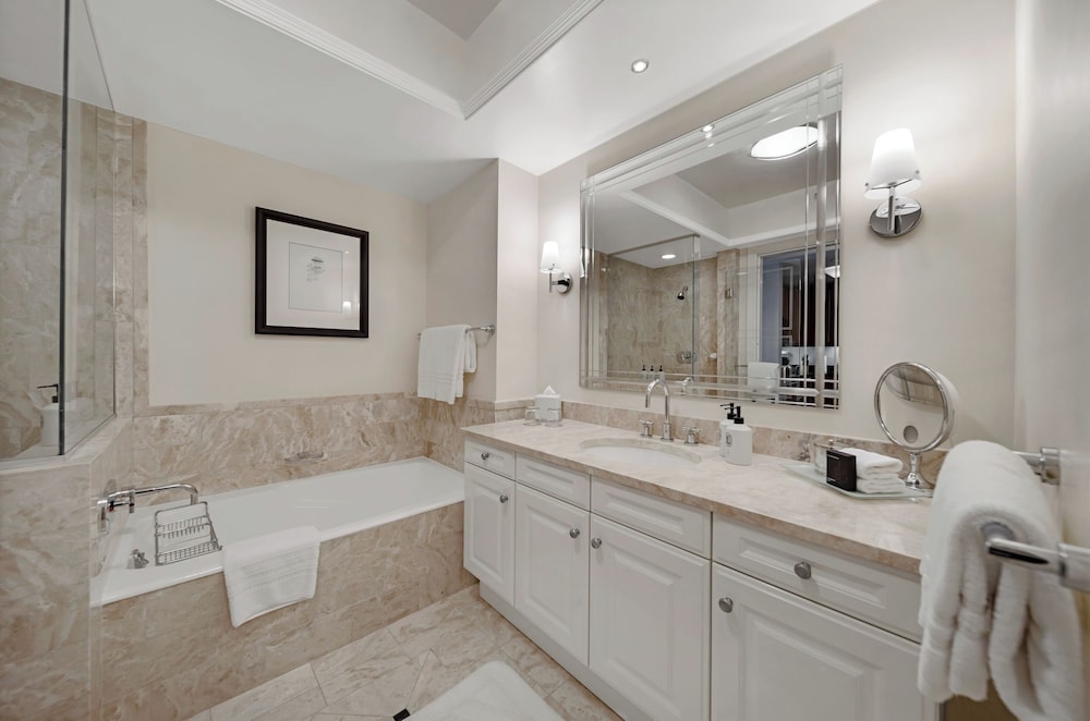 Superior Studio Suite, Partial Ocean View photo 2
