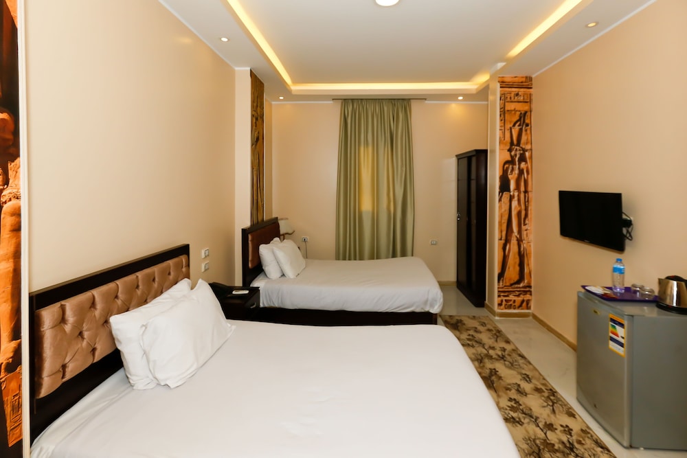 Superior Quadruple Room, 2 Double Beds, City View