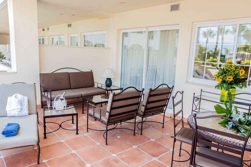 Superior Apartment, 2 Bedrooms, Pool View - Photo 10