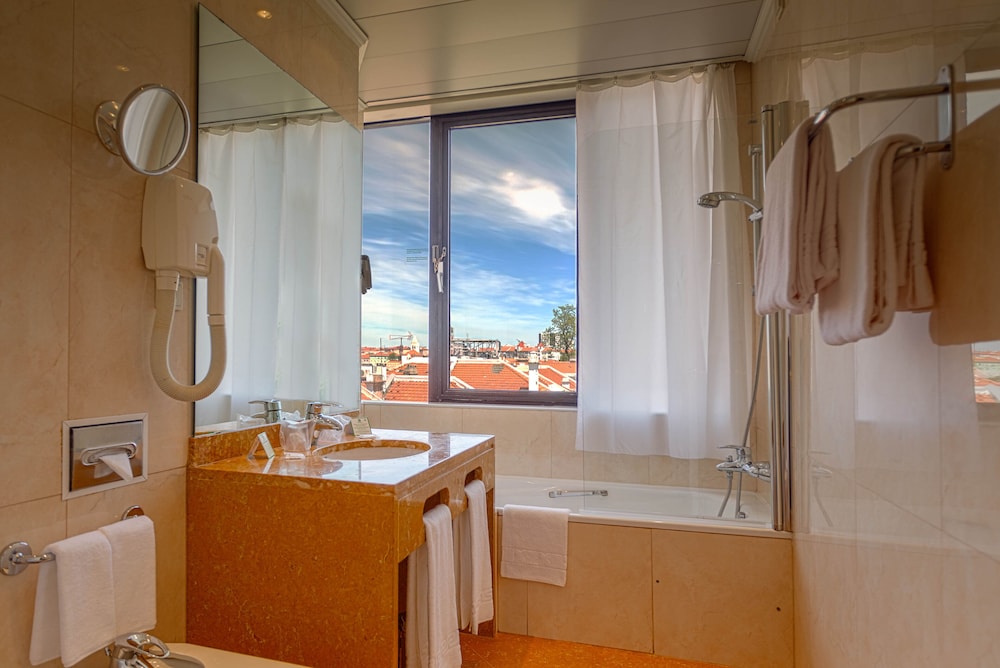 Standard Room, 1 Double Bed, Smoking - Photo 16