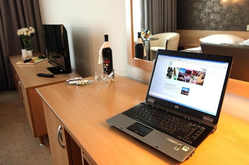 Standard Twin Room - Photo 4