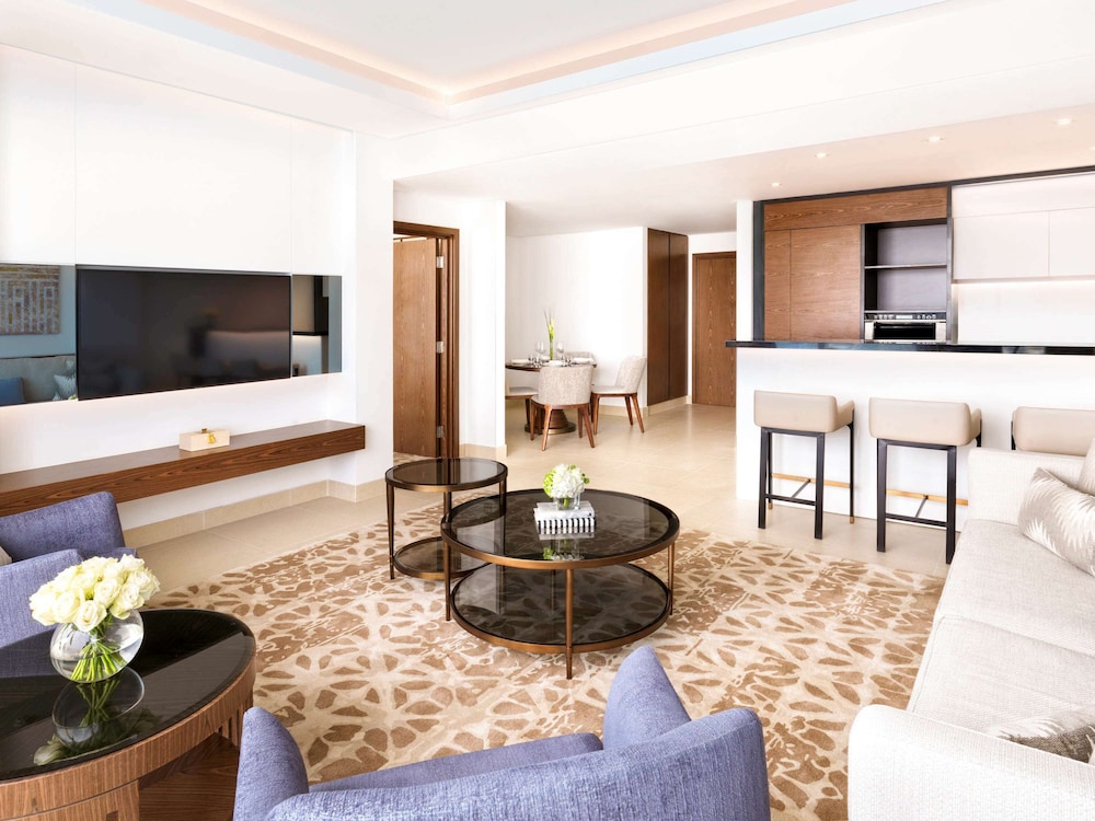 Apartment, 1 Bedroom, 1 King Bedroom, Living Room