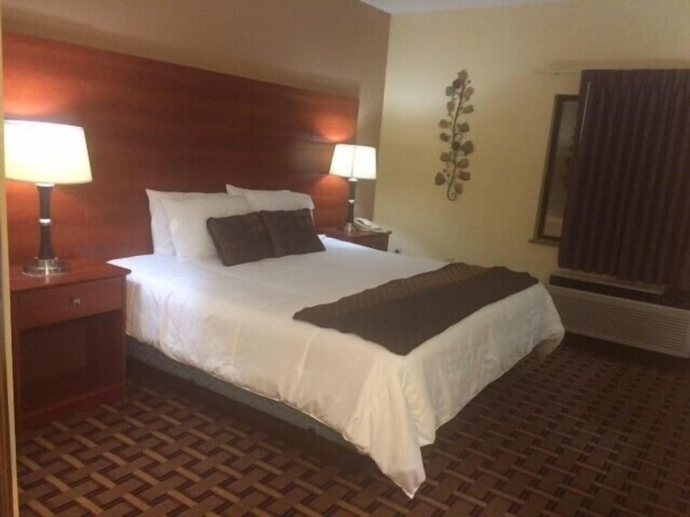 Studio Suite, 1 King Bed, Non Smoking - Photo 9