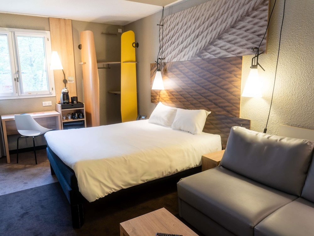 Deluxe Room, 1 Double Bed with Sofa bed - Photo 1