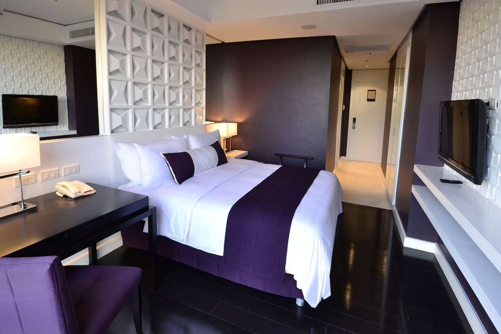Deluxe Queen Room - Photo 3