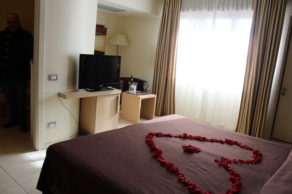 Superior Double Room, 1 Double Bed, Jetted Tub photo 2