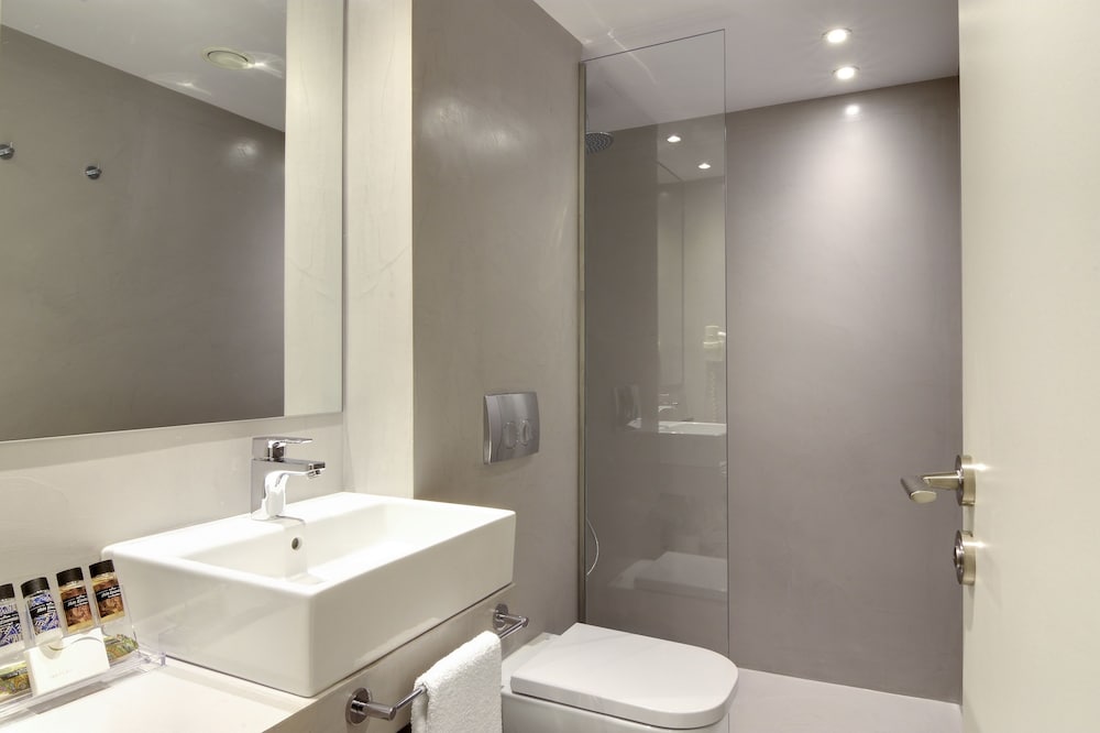 Standard Double or Twin Room - Photo 2