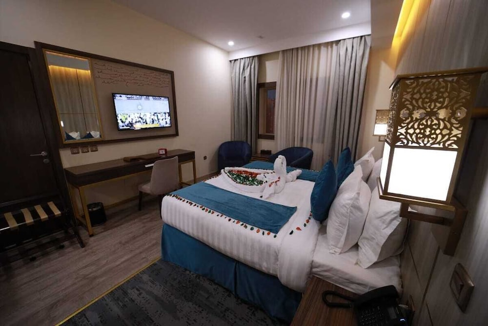 Deluxe Double or Twin Room photo 1