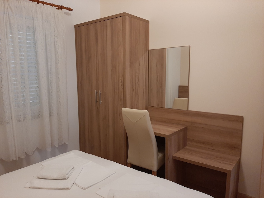 Apartment (A6)