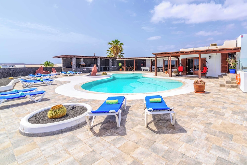 Villa (5 Habitaciones)