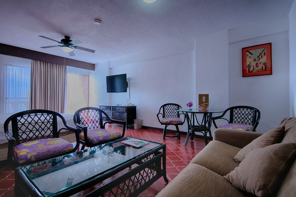 Studio Oceanfront King Size With Balcony And Sofa Bed