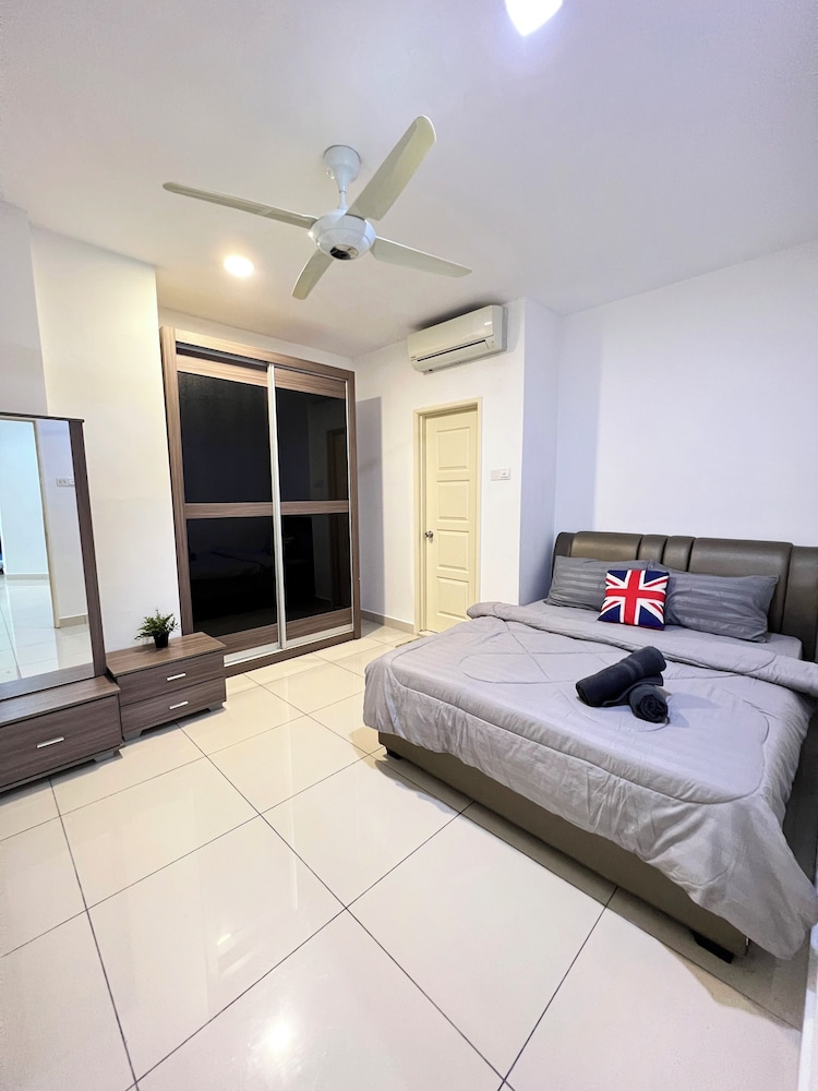 Superior Suite, 2 Bedrooms, Partial Sea View