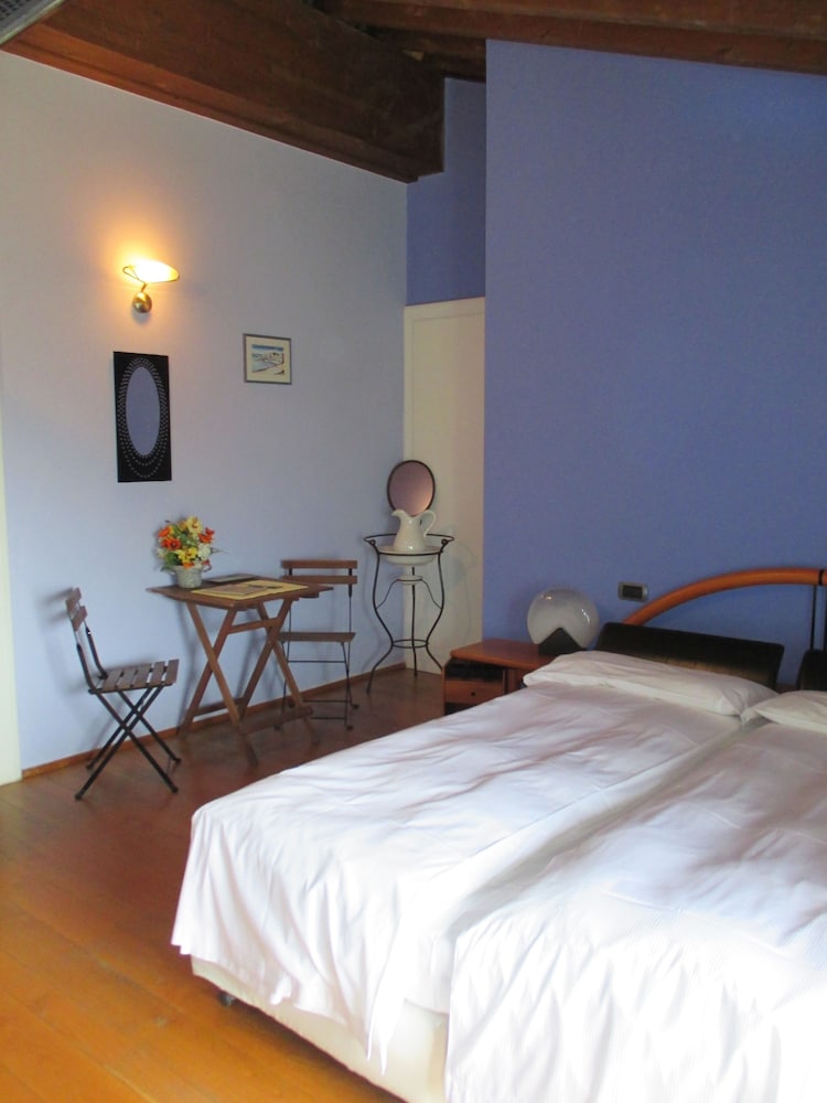 Superior Double Room, Jetted Tub photo 3