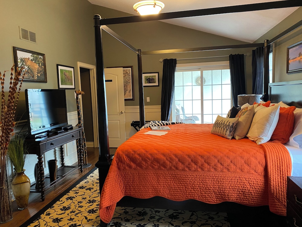 Suite, 1 King Bed (Serengeti Suite) photo 3