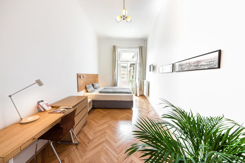 Classic Double Room, 1 Bedroom, Private Bathroom, City View photo 1