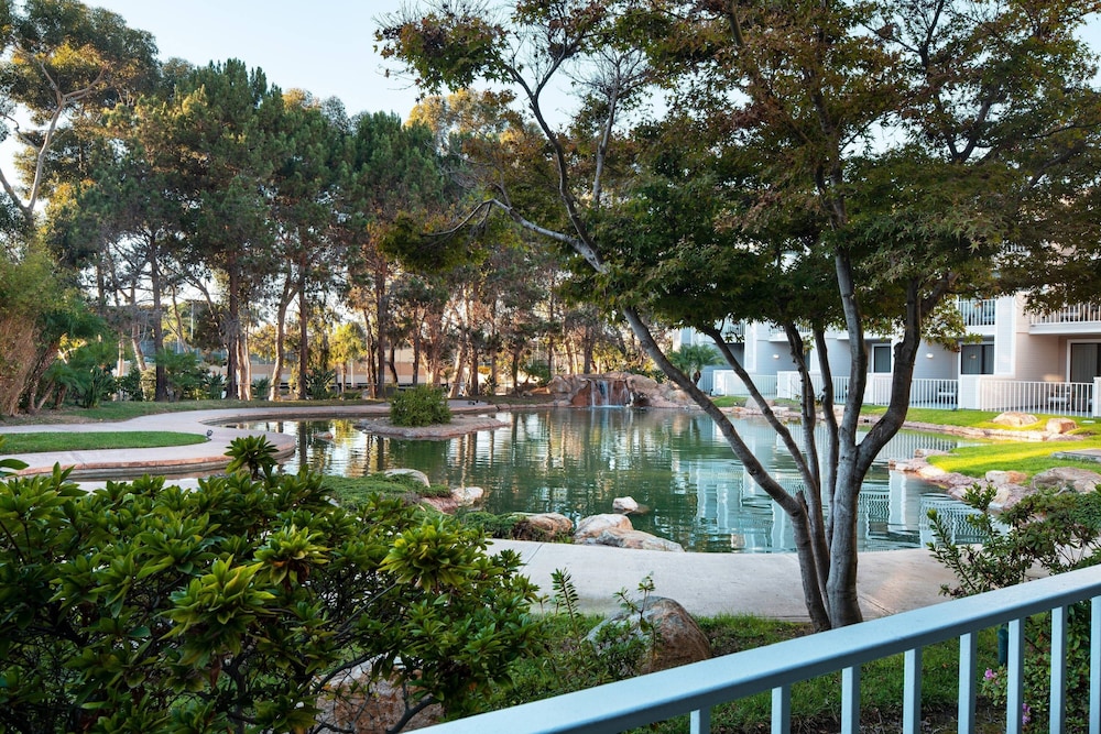 Room, 2 Double Beds, Pool View (Hearing Accessible) - Photo 4