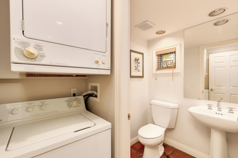 Two Bedroom Townhome, Beach Front photo 3