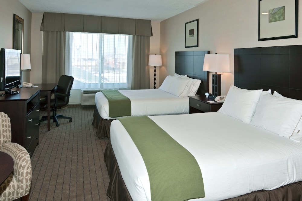 Suite, Multiple Beds (Additional Living Area) photo 1