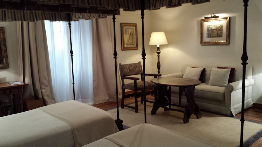 Superior Twin Room, 2 Twin Beds photo 3