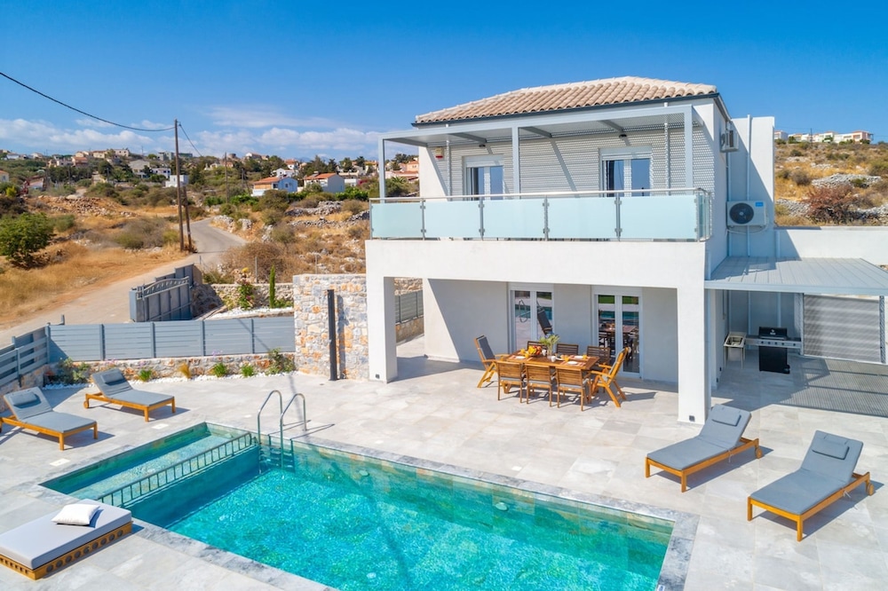 Villa, Smoking
