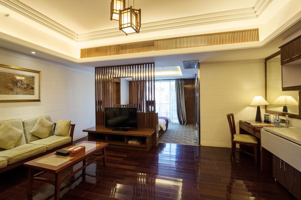 Deluxe Suite photo 1