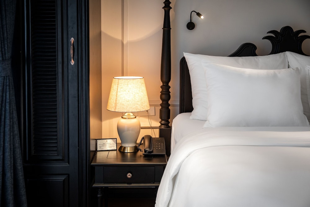 Premier Double Room, 1 King Bed, City View - Photo 6